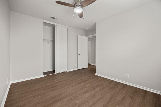 Building Photo - 16702 Shipshaw River Dr