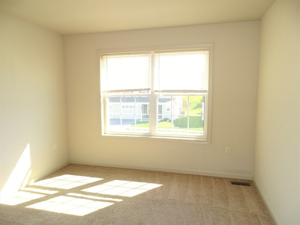 Building Photo - 450 Marlene Way