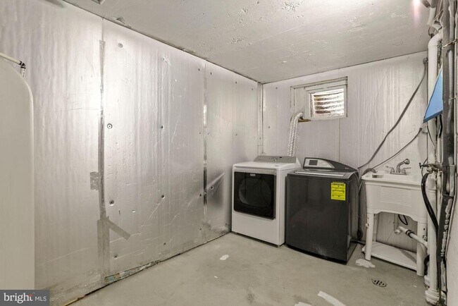 Building Photo - 1011 Shipman Ln
