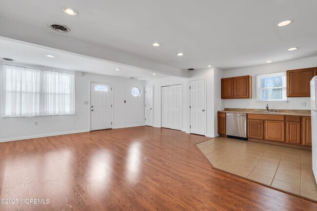 Building Photo - 315 Elizabeth Ave