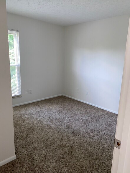 Building Photo - 3213 Trailwood Ct