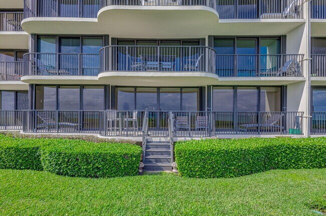 Building Photo - 400 S Beach Rd