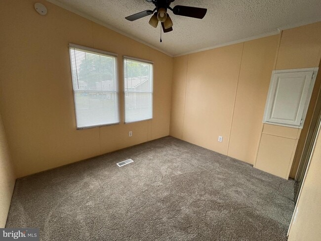 Building Photo - 218 Bronco Way