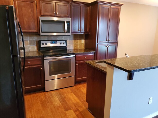 Building Photo - 3 Bedroom Home in South Springfield