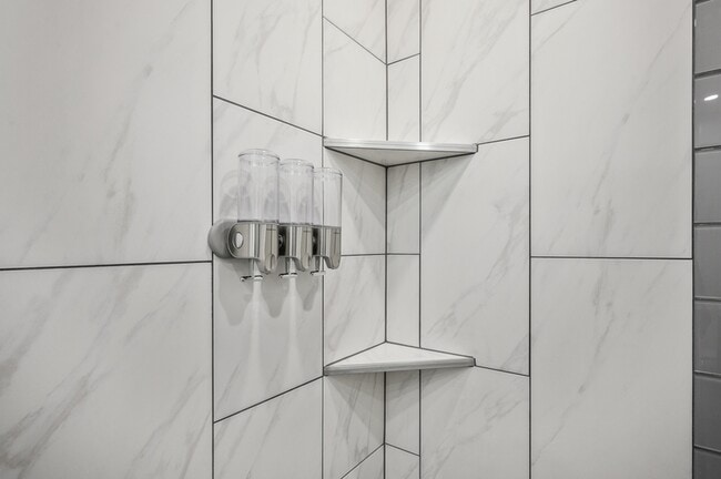 Building Photo - 1595 Cohassett Ave