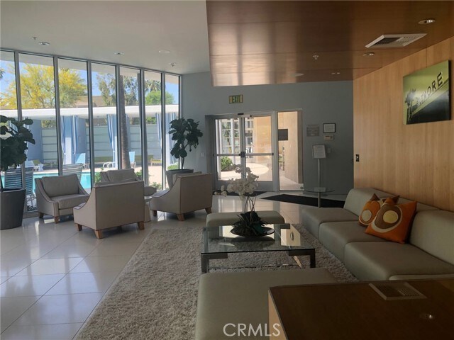 Building Photo - 1010 E Palm Canyon Dr