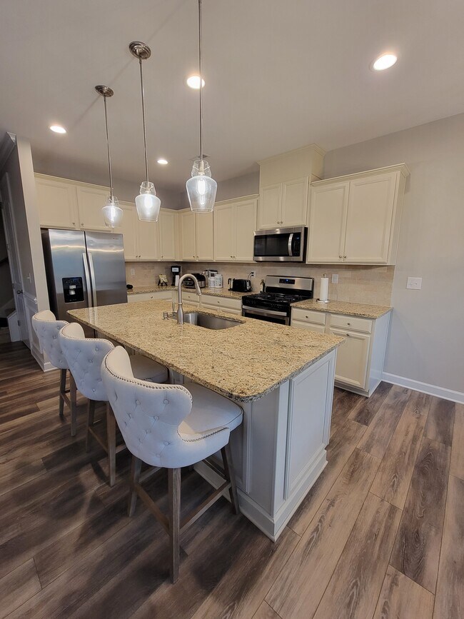 Building Photo - 5806 Clan Maclaine Dr