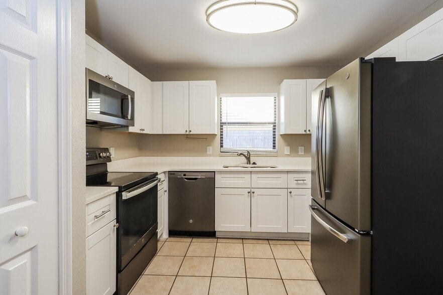 Building Photo - 1406 Woodstork Dr