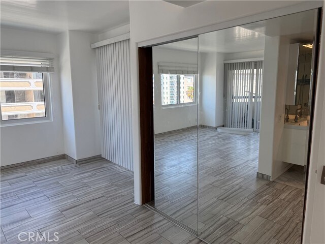 Building Photo - 525 E Seaside Way