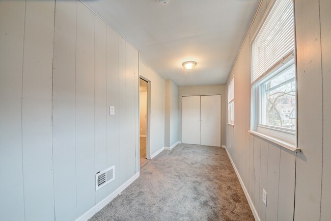 Building Photo - 438 Kathleen St