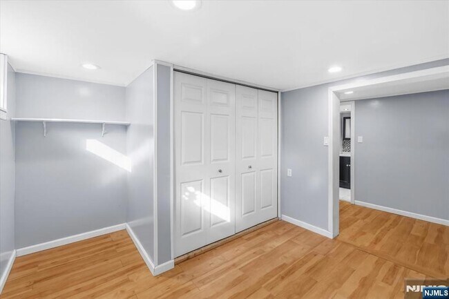 Building Photo - 79 Lincoln Ave