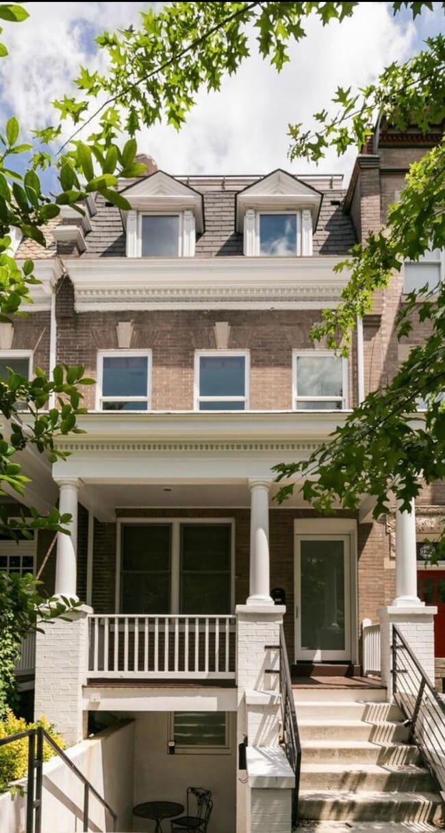 Building Photo - 1207 Lamont St NW