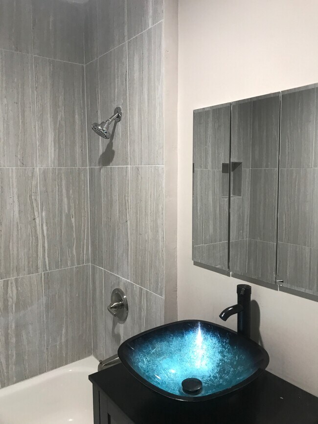 Vessel sink is a looker - 1638 Greenwood Ave