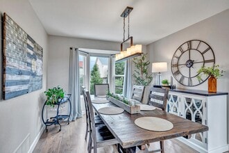 Building Photo - 5483 Mountain Garland Dr