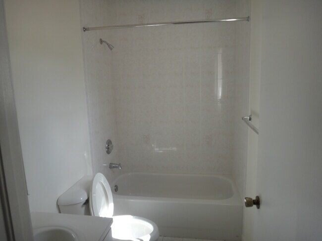 Building Photo - 4929 N Harbor Isles Dr