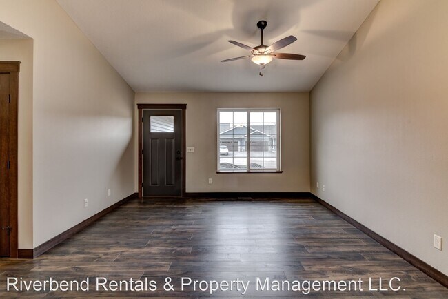 Building Photo - 3 br, 2 bath House - 4912 Waylon St