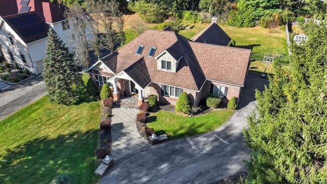 Building Photo - 45 Evergreen Ave