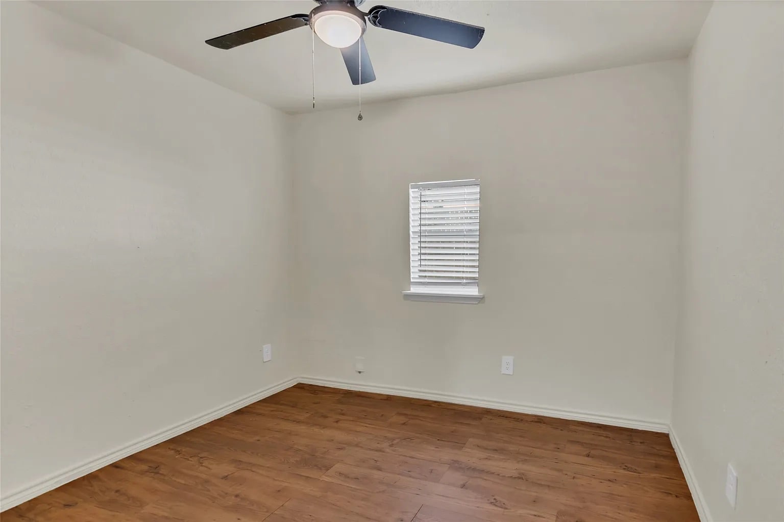 Building Photo - Room in House on Houghton Ave