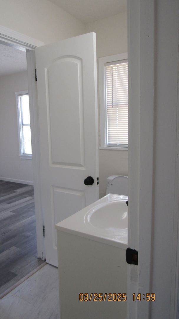 Building Photo - Newly renovated spacious cottage in Mountain View Subdivision!