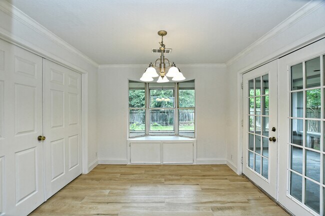 Building Photo - 17607 Klamath Falls Dr