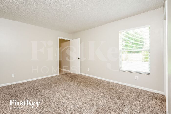 Building Photo - 6363 Brack St