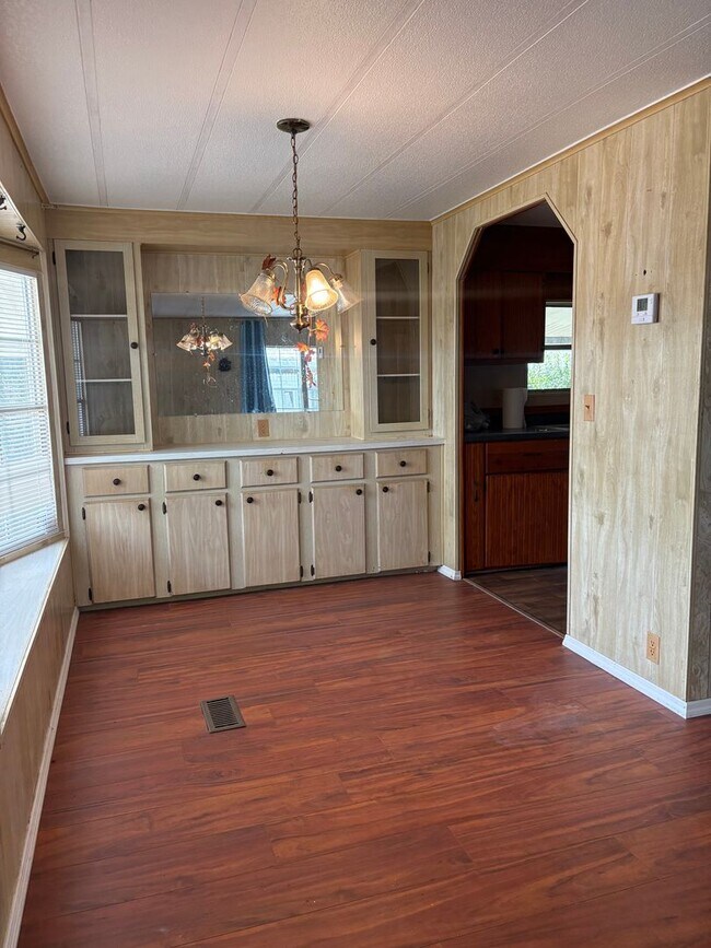 Building Photo - 2bed/2bath SFH Rent $1250/month ready May 2026