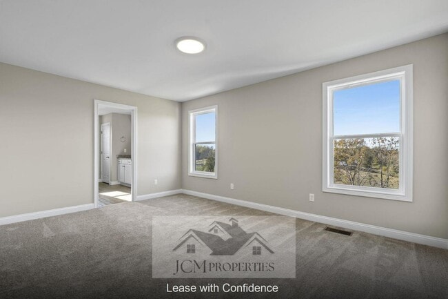 Building Photo - 905 Camden Ct