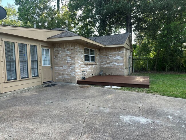 Building Photo - 219 Glencroft Ct