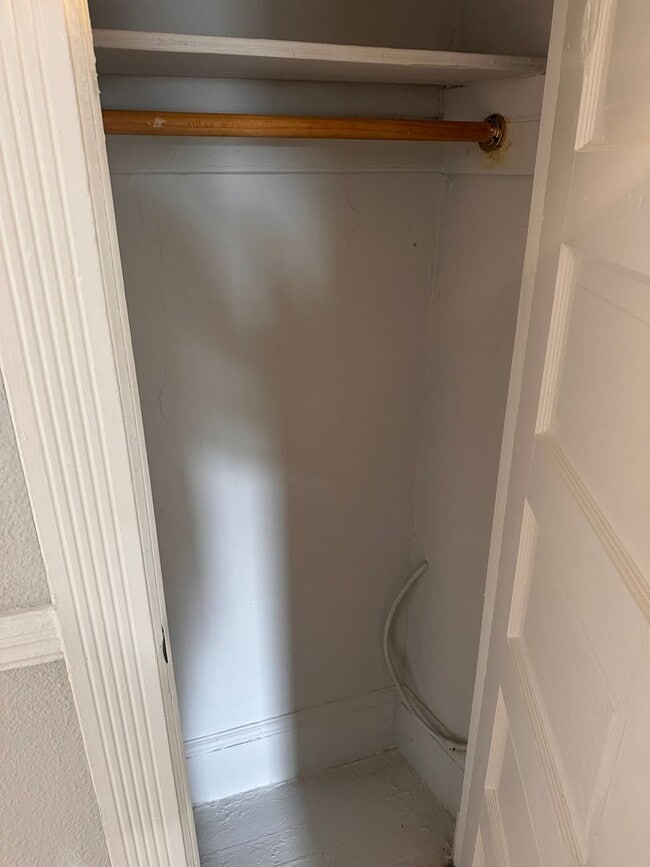 Building Photo - Great 2 bedroom apartment.