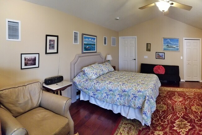 Building Photo - 5327 Solway Dr