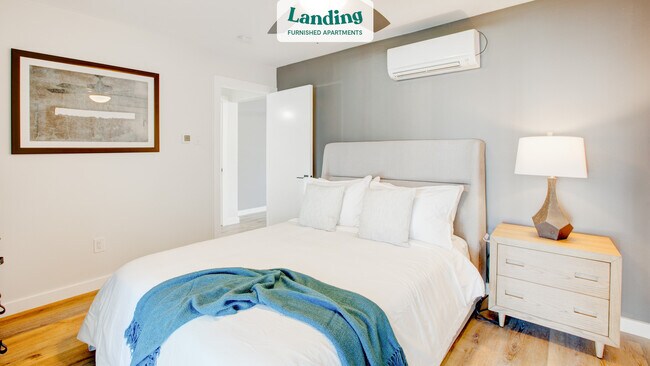 Building Photo - 425 N Rosemont Ave