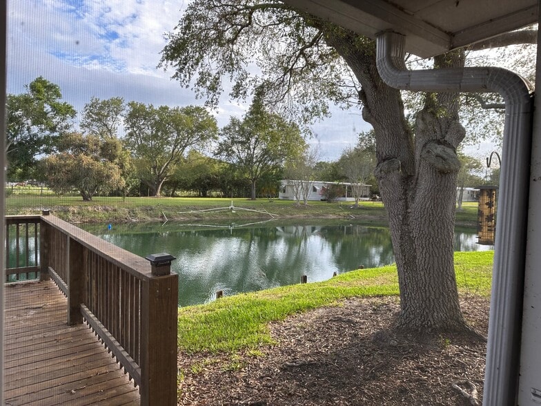 Building Photo - 4868 NW 27th St