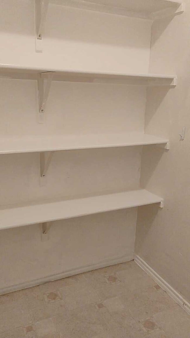 Building Photo - 1721 Baxter Springs Dr