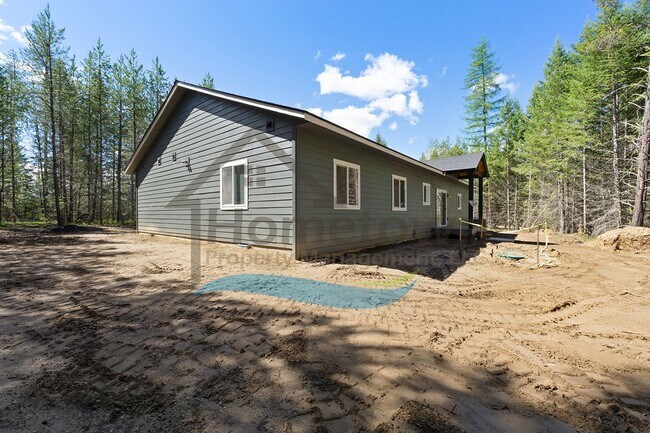 Building Photo - 4 Bedroom 2 Bathroom Home with Attached 2-Car Garage Available in Blanchard!