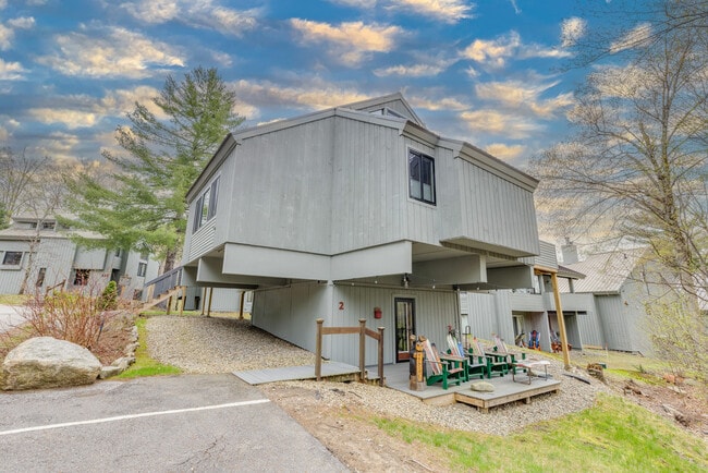 Primary Photo - 2 Moose Ln