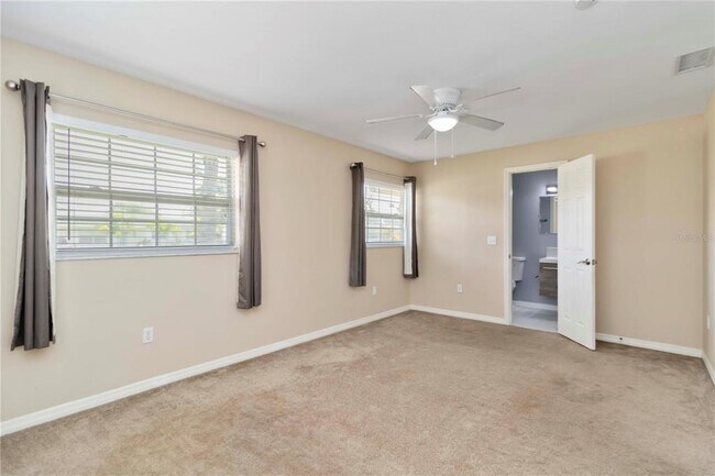 Building Photo - 3520 Aloha Dr
