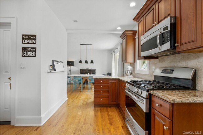 Building Photo - 46 Kane Ave