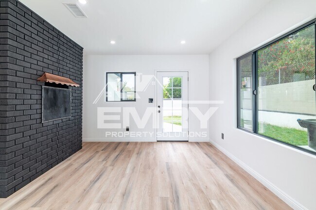 Building Photo - 9135 Arrington Ave