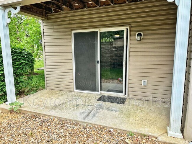 Building Photo - 1102 Spring Creek Ln