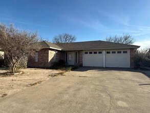 Building Photo - 108 Fiesta Dr