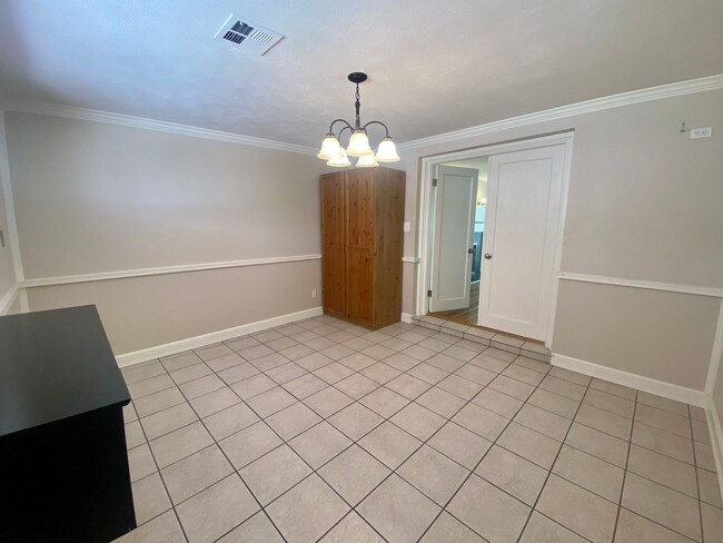 Building Photo - 68 S 400 E