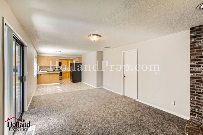 Building Photo - Wonderful Single Level Beaverton Home with...