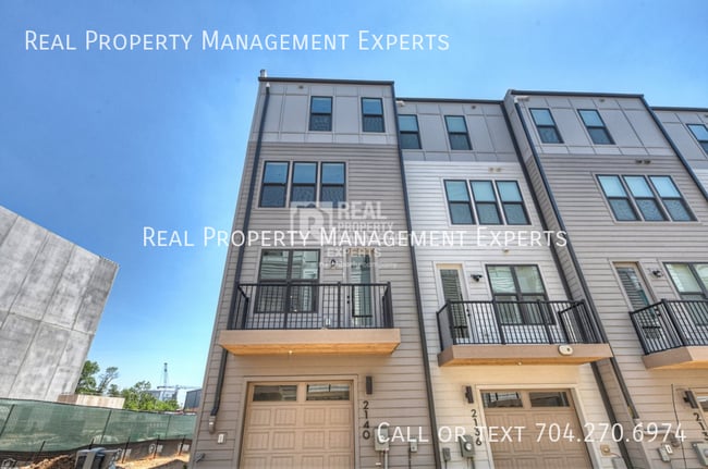 Building Photo - 2140 Terwilliger Terrace