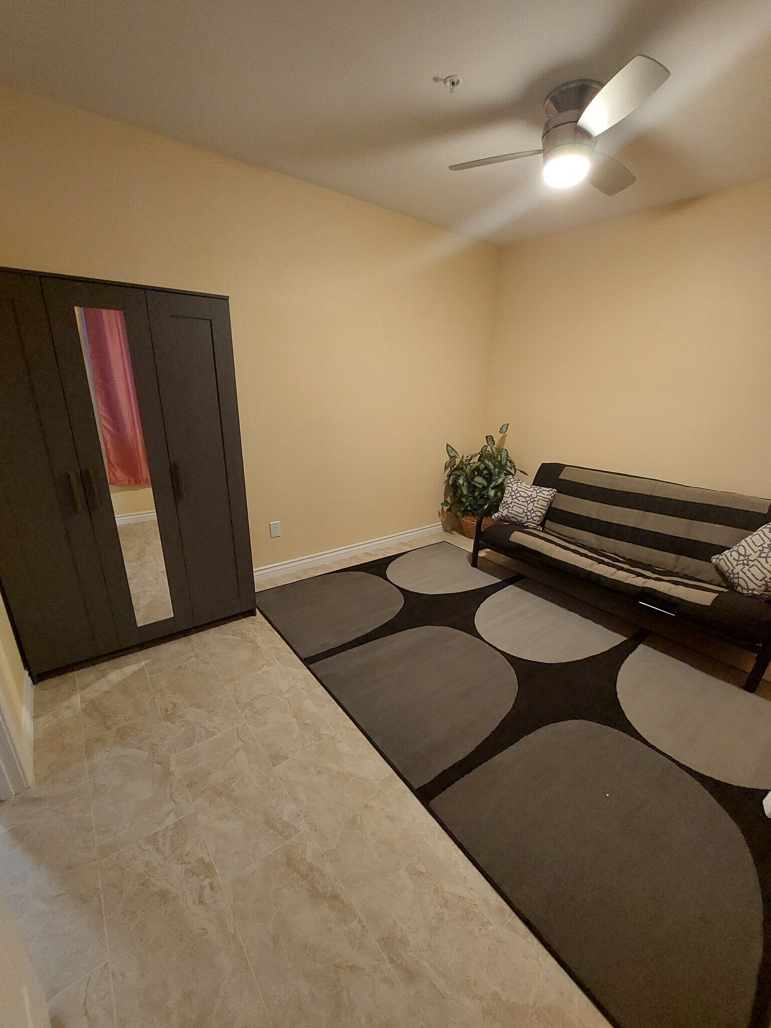 Building Photo - 709 Vale View Dr