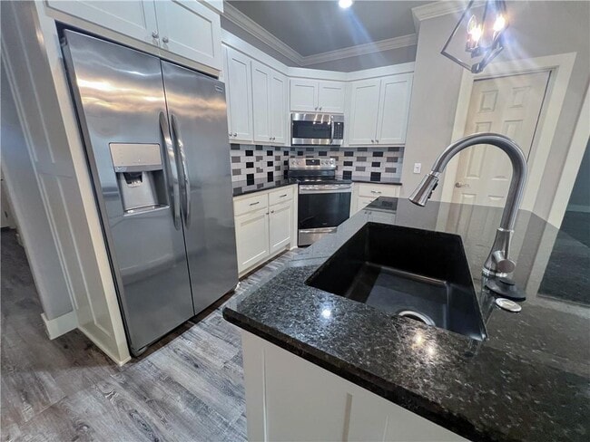 Building Photo - 1825 Woodhause Cir