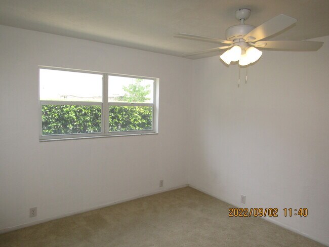 Building Photo - 736 Cadiz Rd