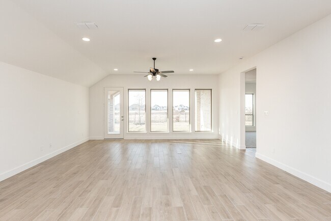 Building Photo - 2802 Sweet Honey Ln