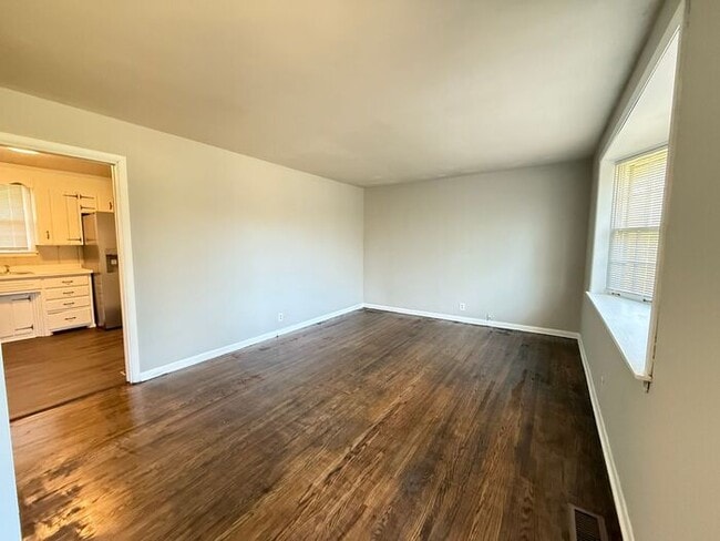 Building Photo - Renovated Multi-Story Brick House in East Nashville - Fenced in Yard