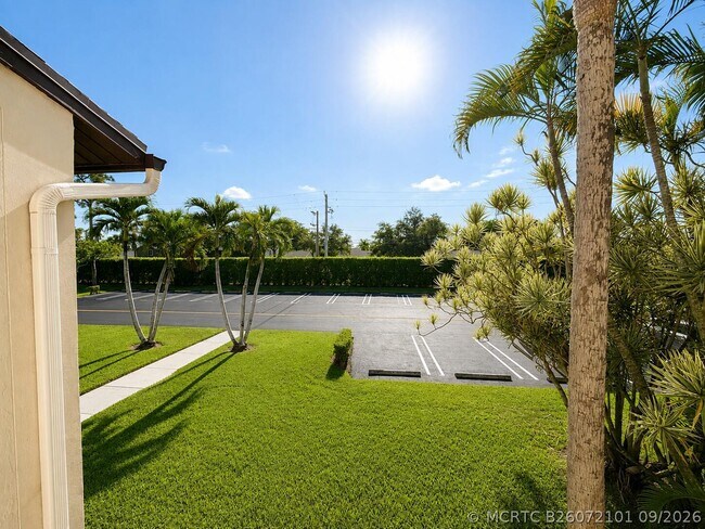 Building Photo - 628 Sea Pine Way