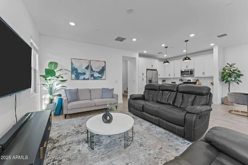 Building Photo - 4077 S Sabrina Dr